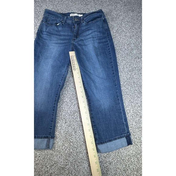 Signature Levi Strauss Medium Wash Cuffed Mid-Rise Capri Jeans Sz 6 - Picture 2 of 11